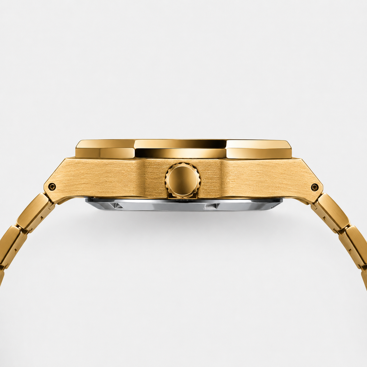 Side profile of the gold-tone case