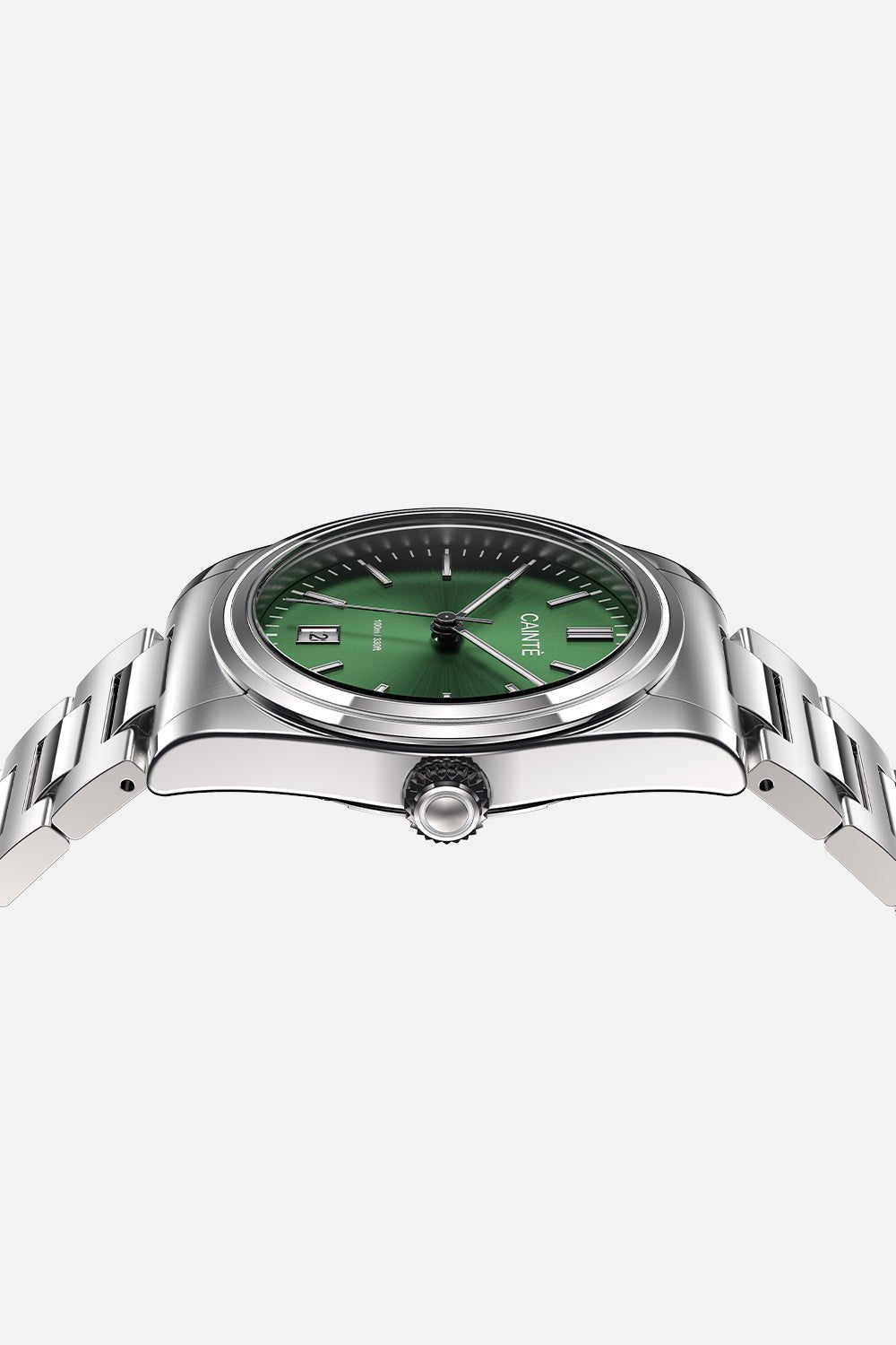 Low front view of the round case and crown