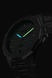 Automatic watch in low light with luminous hands