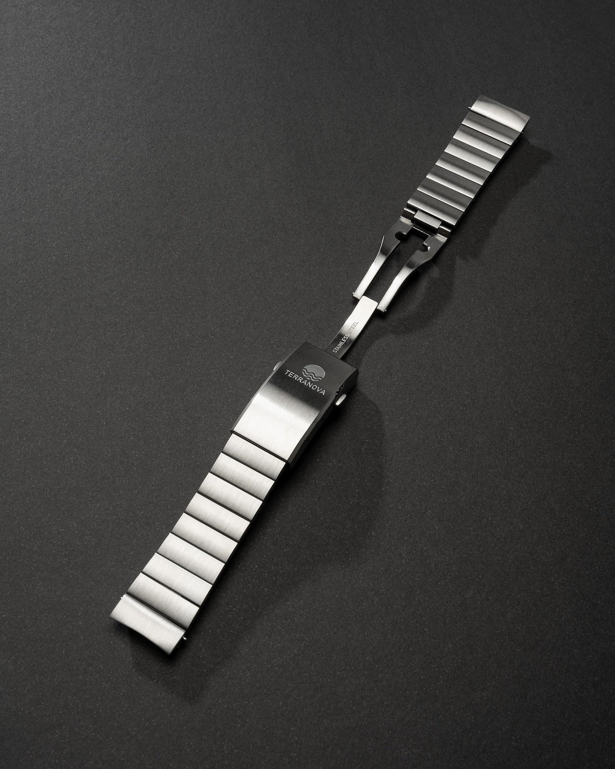 Steel bracelet with folding clasp