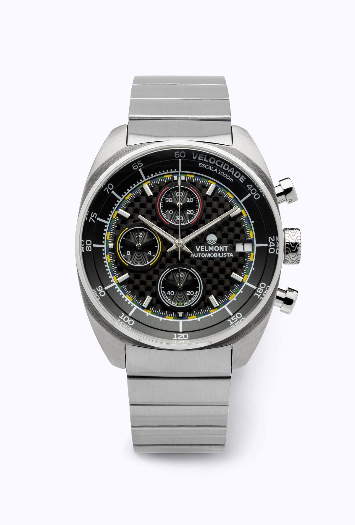 Carbon-pattern chronograph on a steel bracelet