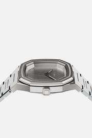 Low front view of the case with the octagonal crown