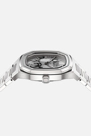 Low front view of the case with the octagonal crown