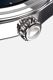 Macro view of the fluted crown