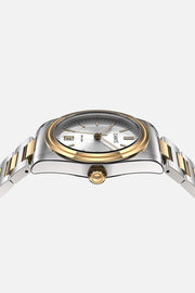 Low front view of the round case and crown