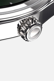 Macro view of the fluted crown