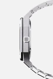 Side profile of the slim octagonal case